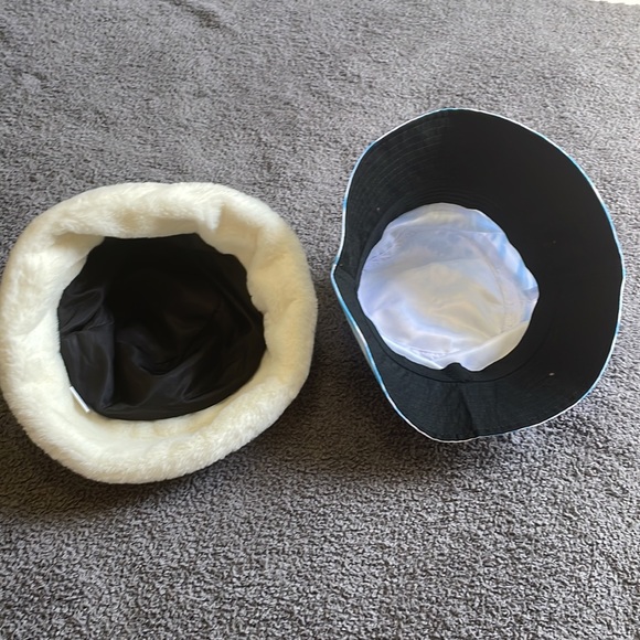 Two bucket hats come together not separate - Picture 2 of 3